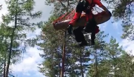 Letecká záchranná služba JčK má na kontě další technický zásah za využití slanění a podvěsu